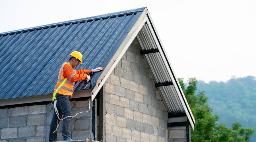 Expert Emergency Roof Repairs services in Gardner, ND